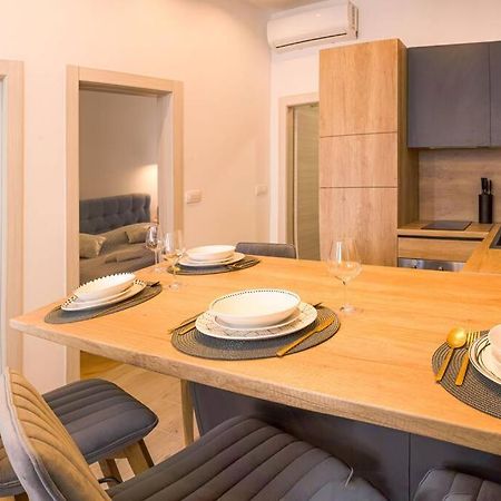 Luksuzni Apartman Ribica U Samom Centru Grada Split Extérieur photo