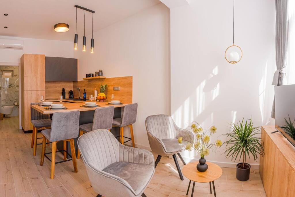 Luksuzni Apartman Ribica U Samom Centru Grada Split Extérieur photo